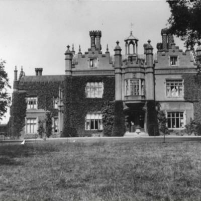 Ollands House – Main Entrance