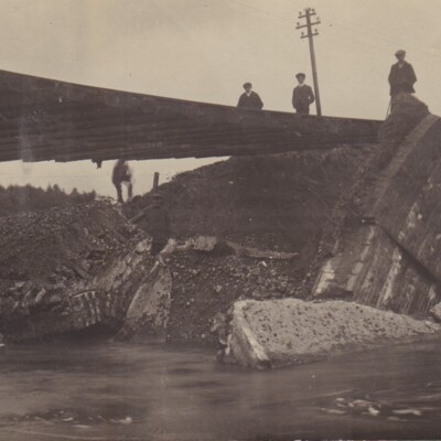 GB-REE-2007131325 Railway Floods 1912.jpg