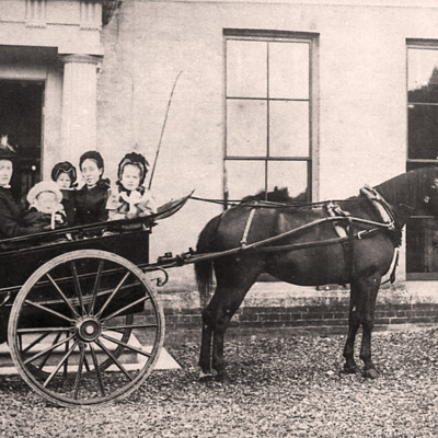 GB-REE-2105101202 Leamon family 1890s.jpg