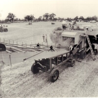 GB-REE-2101051121 Threshing Machine.jpg