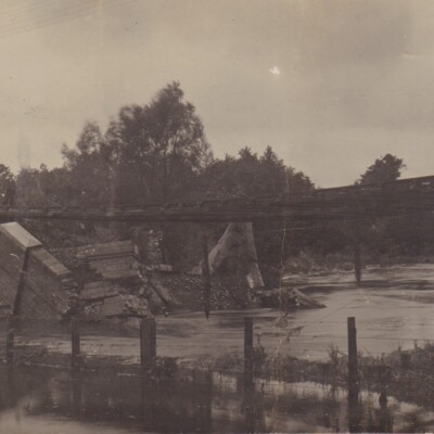 GB-REE-2007131324 Railway Floods 1912.jpg